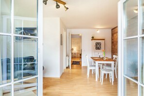 Dining - Holiday Apartment "Fuchsbau" with Mountain View, Balcony & Wi-Fi (Oberau)