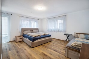 2 habitaciones, tabla de planchar con plancha y wifi gratis