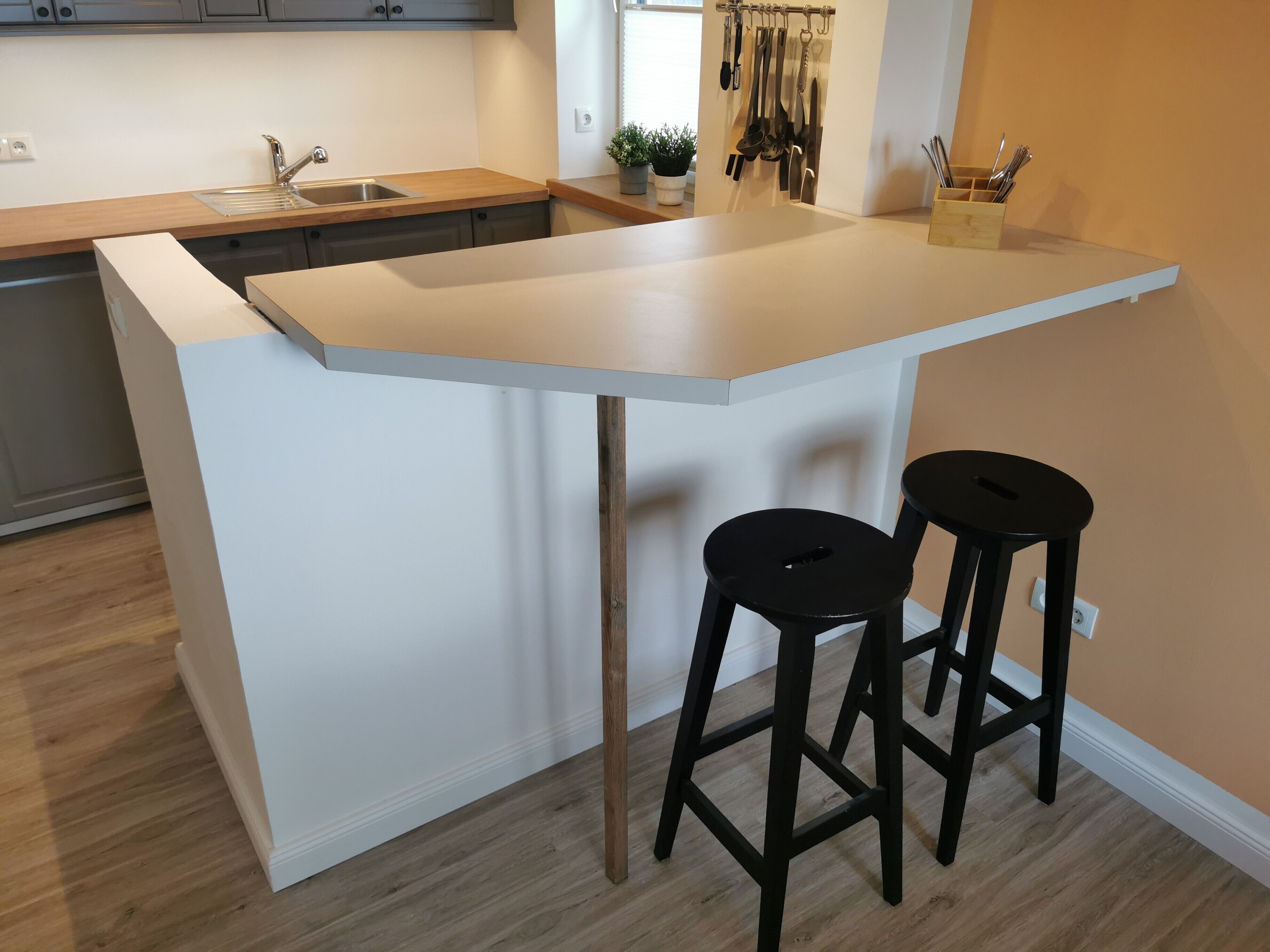 Køleskab, mikrobølgeovn, ovn, kogeplade