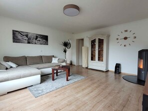 Televisión, chimenea