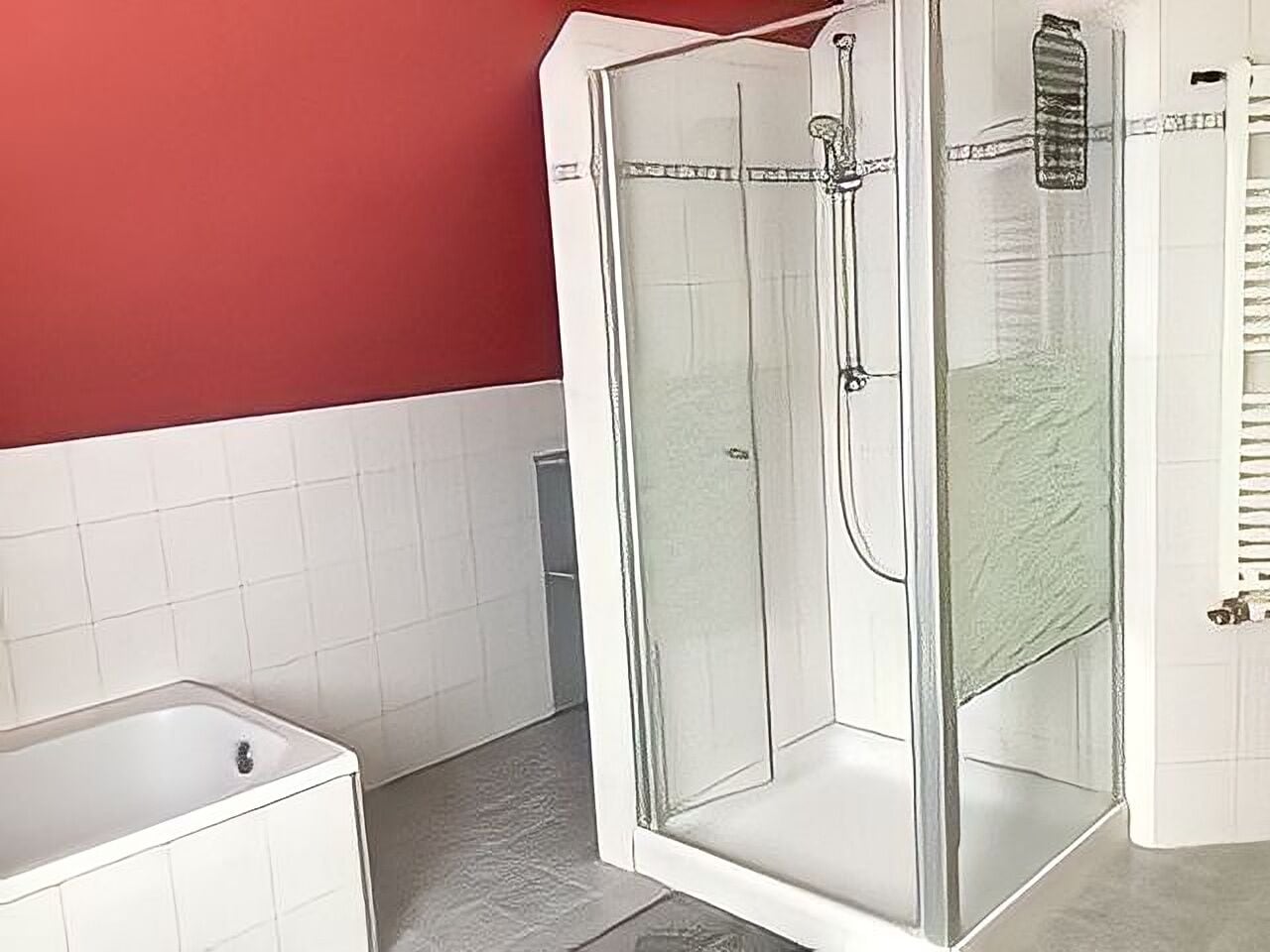 Chuveiro, produtos de toalete grátis, secador de cabelo 