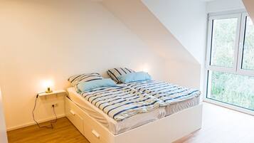 1 bedroom, free WiFi, bed sheets