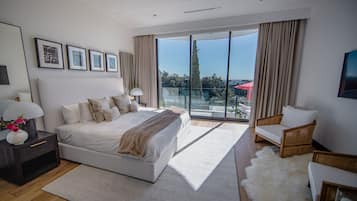 5 slaapkamers, een strijkplank/strijkijzer, wifi, beddengoed