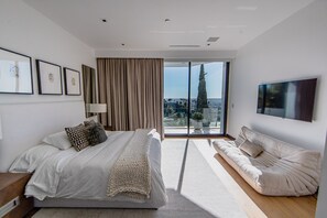 5 chambres, fer et planche à repasser, Wi-Fi, draps fournis