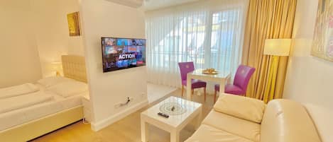 Business Studio | 1 bedroom, hypo-allergenic bedding, in-room safe, individually decorated