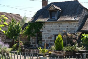 Exterior - Gîte Pour 2 Personnes, en Campagne, Avec Piscine (Saint-Bonnet-la-Rivière)