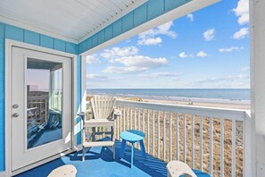 Property grounds - 6 Beds, Pool, Corner View- 3 Bdrm Duneside Dream (North Myrtle Beach)