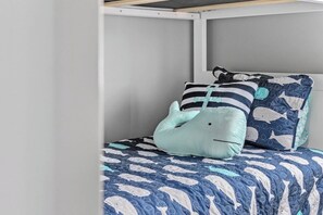 3 chambres, bureau, Wi-Fi, literie fournie