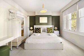 Unclassified image, 3 of 44, button