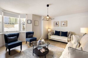 Unclassified image, 2 of 44, button