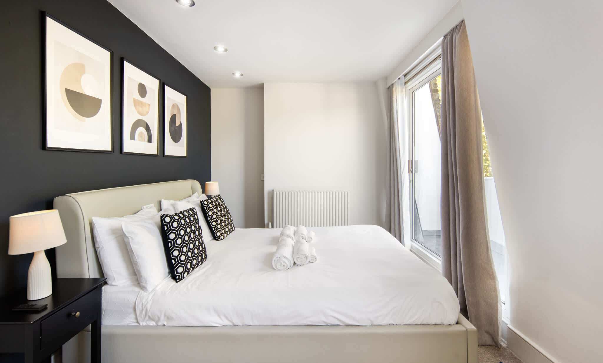 4 bedrooms, desk, iron/ironing board, free WiFi