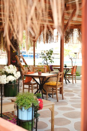 Restaurant - Pürhayal Çeşme (Cesme)