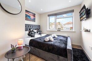 1 bedroom, free WiFi, bed sheets - Charming Serviced Studio in Harrow - 5 (Harrow)