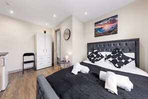 1 bedroom, free WiFi, bed sheets