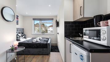 1 bedroom, free WiFi, bed sheets