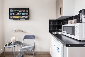 Apartment | Interior - Serviced Modern Studio in Harrow Ha3, London - 4 (Harrow)