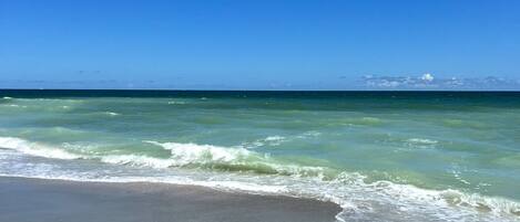 Solsenger og strandhåndklær