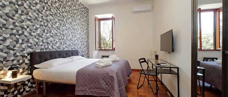 2 bedrooms, desk, iron/ironing board, free WiFi