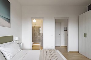 2 slaapkamers, een kluis op de kamer, een strijkplank/strijkijzer