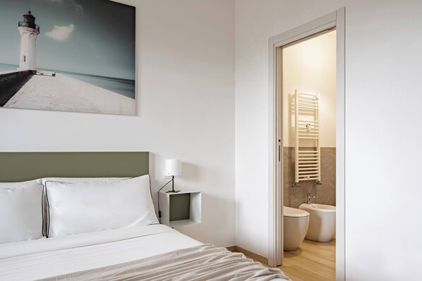 2 slaapkamers, een kluis op de kamer, een strijkplank/strijkijzer