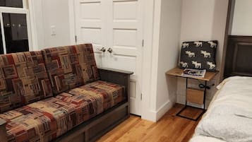 1 bedroom, desk, iron/ironing board, free WiFi