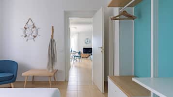 1 habitación, tabla de planchar con plancha, wifi gratis y ropa de cama