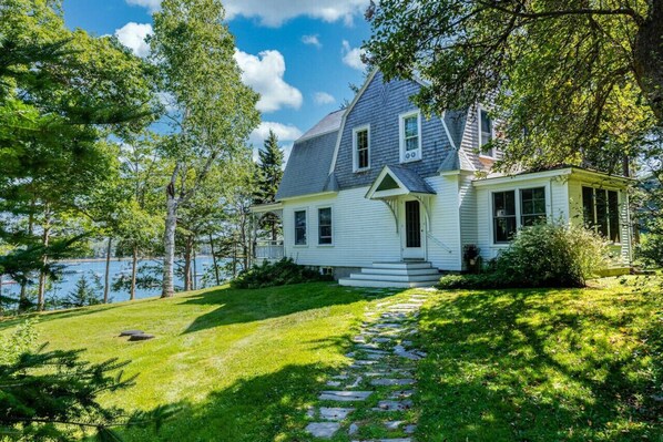 Exterior - Mere Point Sunrise Views at Eastern Shore! (Brunswick)