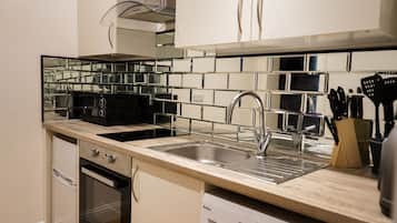 Superior Studio, Kitchenette | Private kitchenette