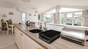Cabin | Private kitchen - Lodge Sleeps 6 With Private Hot Tub (Honiton)