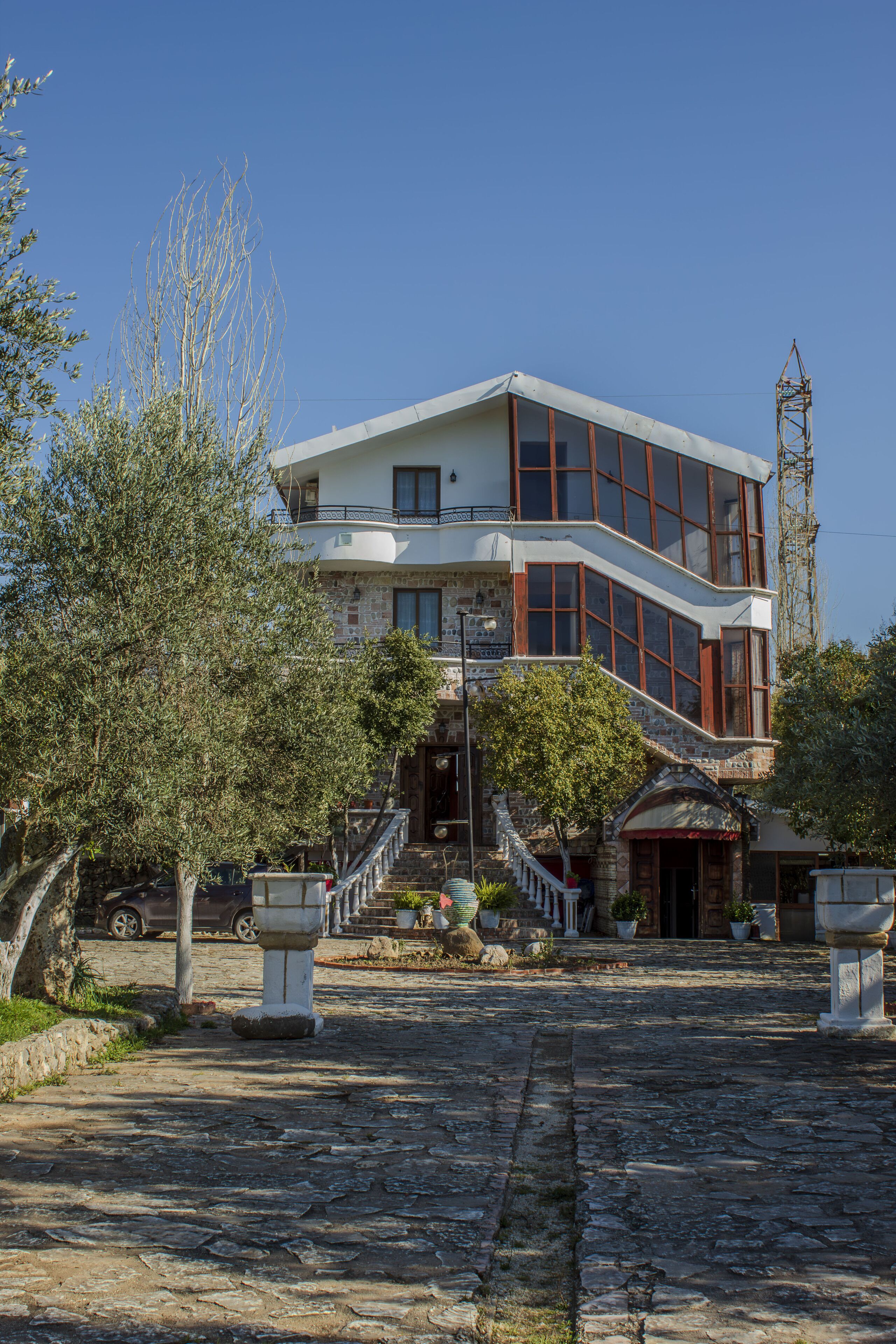 المنشأة من الخارج