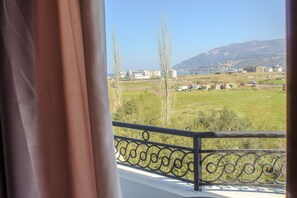 Desk, free WiFi, bed sheets - Oasis Hotel (Orikum)