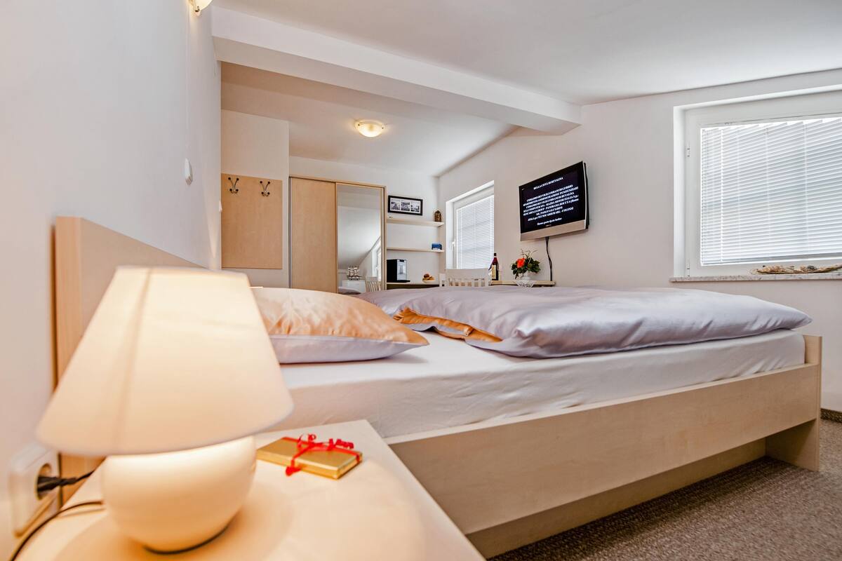 Double Room | 2 bedrooms, iron/ironing board, free cots/infant beds, free WiFi