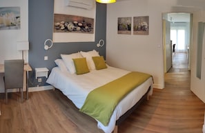 Apartment | Living area - Appart'Hôtel Le Haut Berry (Les Aix-d'Angillon)