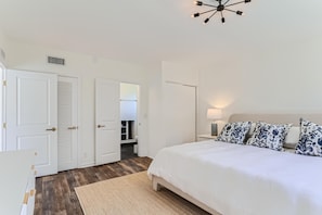 House, 3 Single Beds (The Glenn House Vacation Home - New) | 3 bedrooms - The Glenn House Vacation Home - New (West Palm Beach)