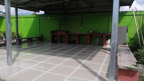 Fridge, stovetop, toaster, cleaning supplies - Cabinas Lawson (Puerto Jiménez)