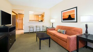 Blackout drapes, iron/ironing board, WiFi (free), bed sheets - The Eddie Hotel Gillette (Gillette)