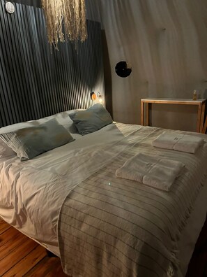 华丽客房 | 高档床上用品、羽绒被、加厚床垫、迷你吧