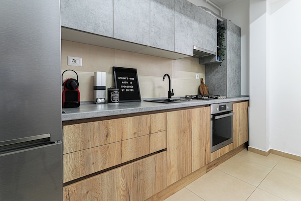 Premium Apartment | Private kitchen | Fridge, oven, stovetop, dishwasher