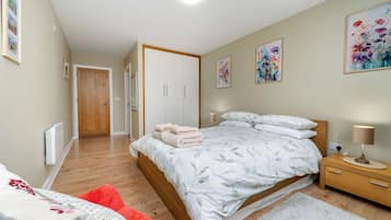 2 dormitorios, tabla de planchar con plancha, wifi y ropa de cama