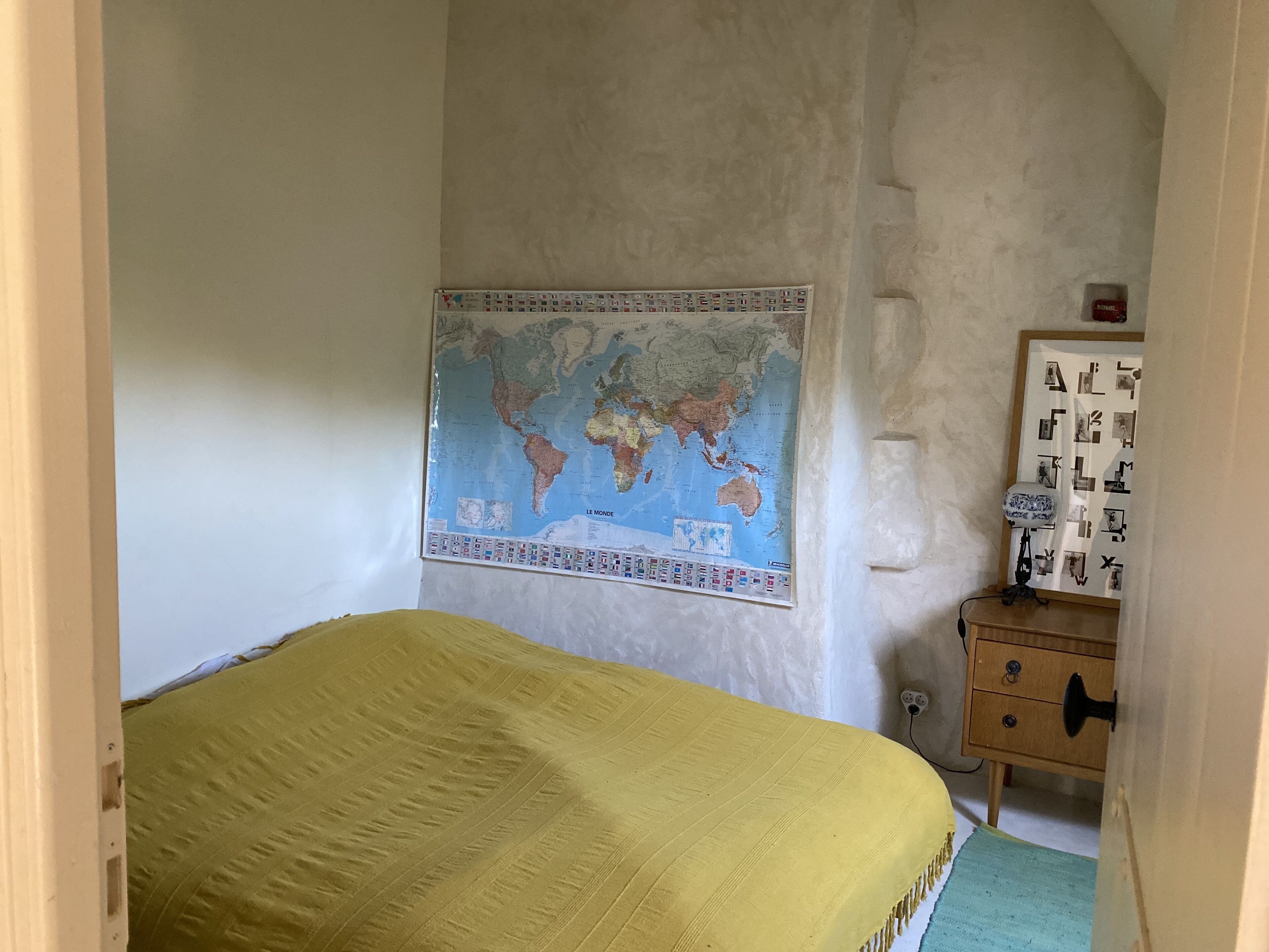 4 chambres, fer et planche à repasser, lit parapluie