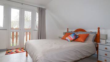 4 quartos, individualmente decorados, individualmente mobiliados