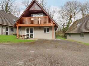 Exterior - Rainbow Lodge (Bodmin)