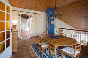 Dining - Maison 200m² 10 pers. piscine, tennis privés, wifi (Sanary-sur-Mer)