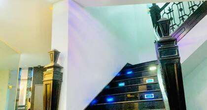 Oakspring Hotel & Luxury Suites