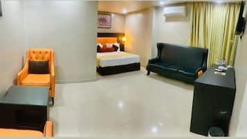 Executive Single Room, City View | Premium bedding, down comforters, memory foam beds, desk
