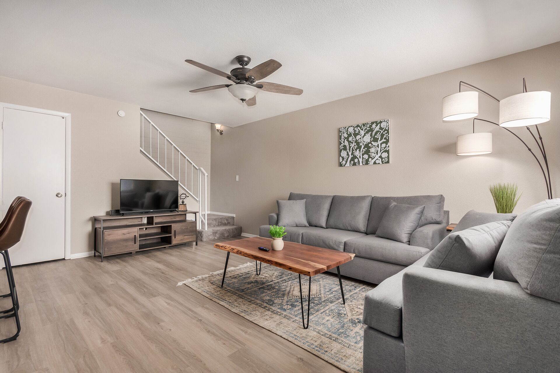 Pet Friendly Townhome With New Furnishings And Private Enclosed Patio. - Glendale, AZ