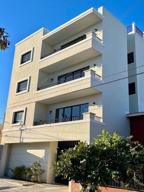 Exterior - Las Hadas: City Condo with Pool (Mazatlán)