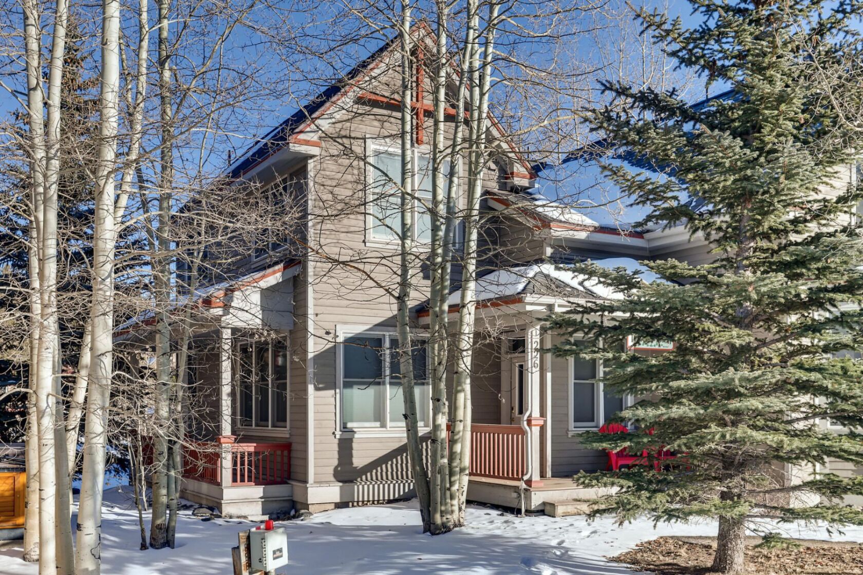 Charming Downtown Home with Hot Tub! Walk to Main Street!