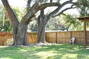 Property grounds - Spacious 4BR Luxury Retreat | Fort Walton Beach (Mary Esther)