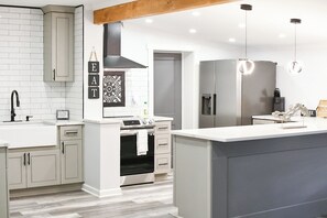 Fridge, microwave, oven, stovetop - Spacious 4BR Luxury Retreat | Fort Walton Beach (Mary Esther)